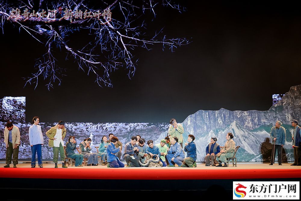 百万亩绚烂红叶向世界发出盛情之约 第十九届重庆长江三峡(巫山)国际红叶节开幕(图3) 百万亩绚烂红叶向世界发出盛情之约 第十九届重庆长江三峡(巫山)国际红叶节开幕(图3)