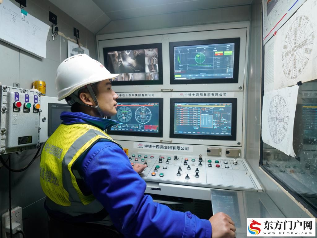 宁芜铁路扩能改造工程南京南隧道盾构段贯通(图2)