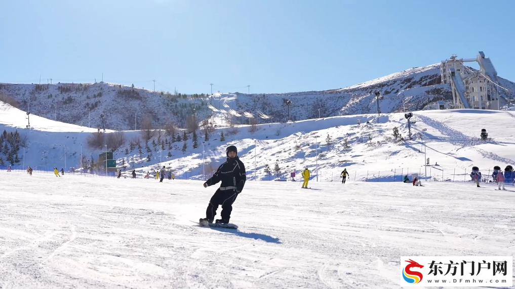 新疆阿勒泰将军山国际滑雪度假区正式开板(图2)
