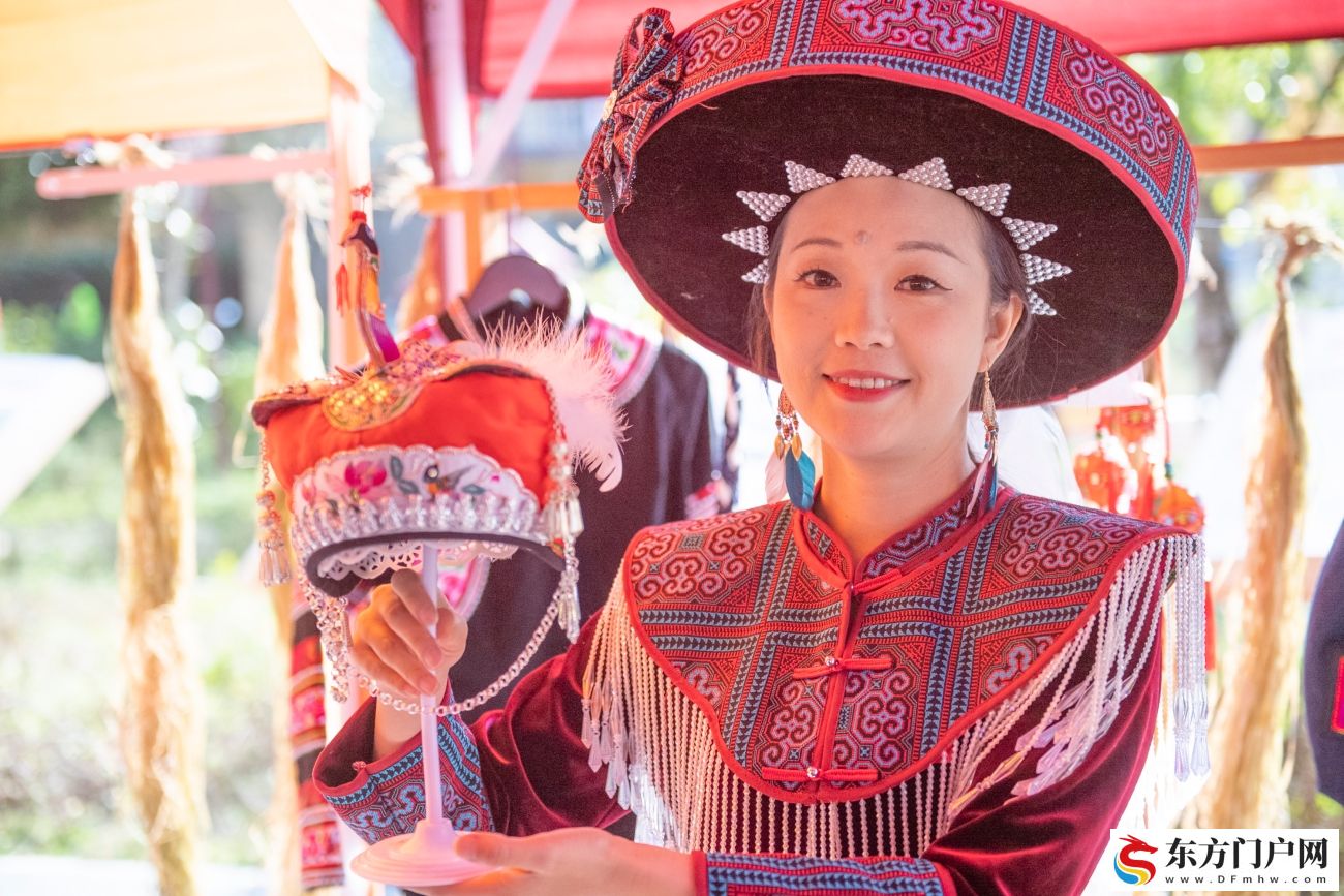 云南文山绣娘同台竞技 指尖生花绣活民族风(图9) 云南文山绣娘同台竞技 指尖生花绣活民族风(图9)