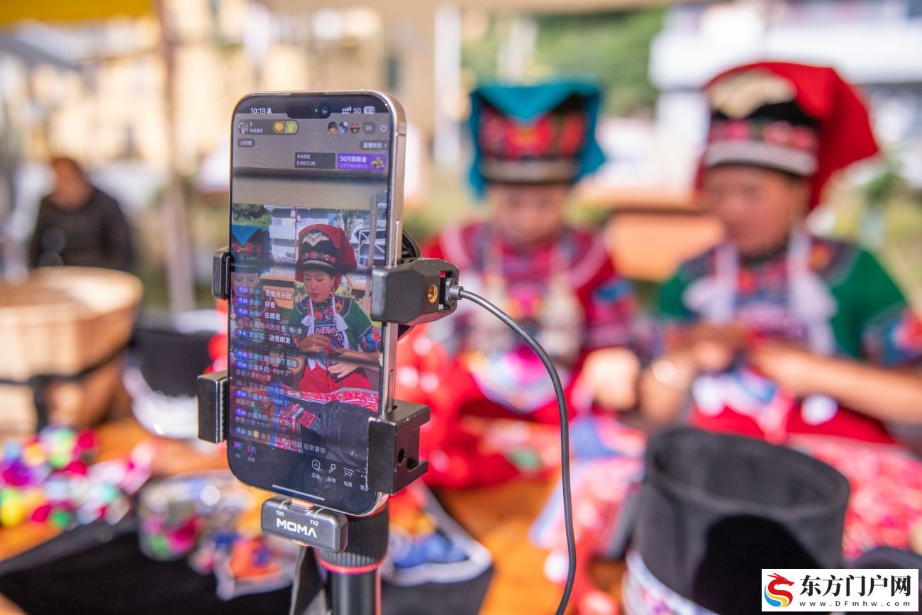 云南文山绣娘同台竞技 指尖生花绣活民族风(图11) 云南文山绣娘同台竞技 指尖生花绣活民族风(图11)