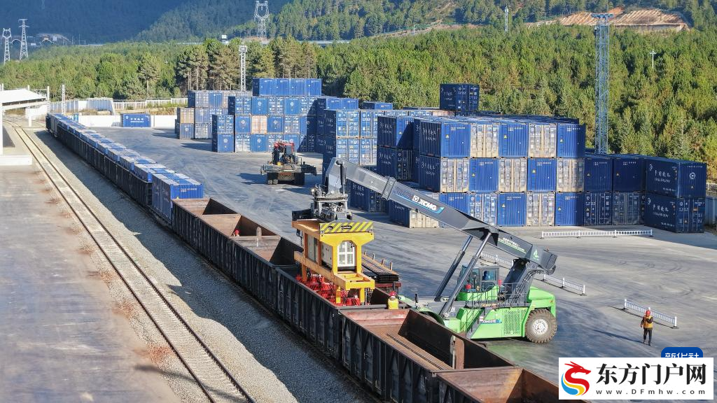 一条“云岭天路”串起的幸福密码(图9) 一条“云岭天路”串起的幸福密码(图9)