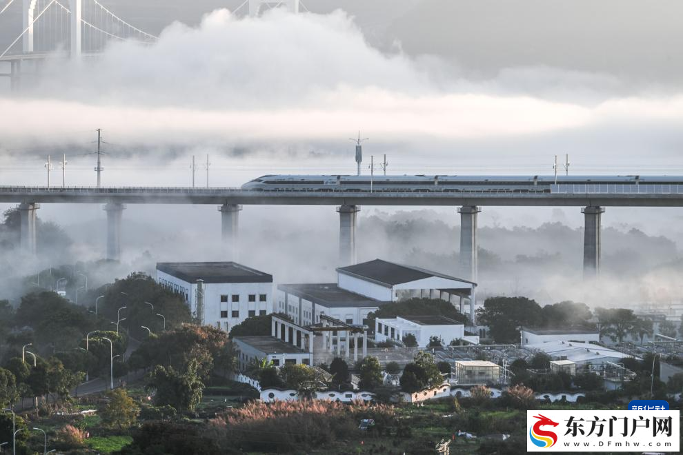 贵州盘兴高铁正式通车(图2) 贵州盘兴高铁正式通车(图2)