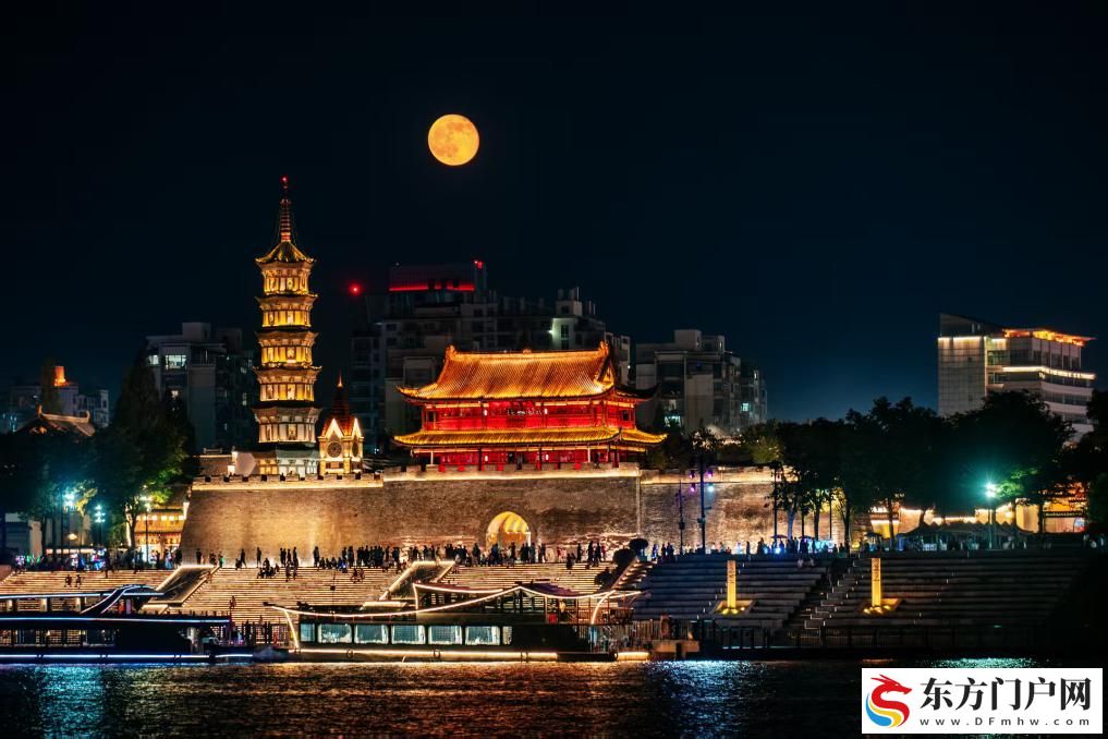 “超级月亮”即将登场，等你来赏！