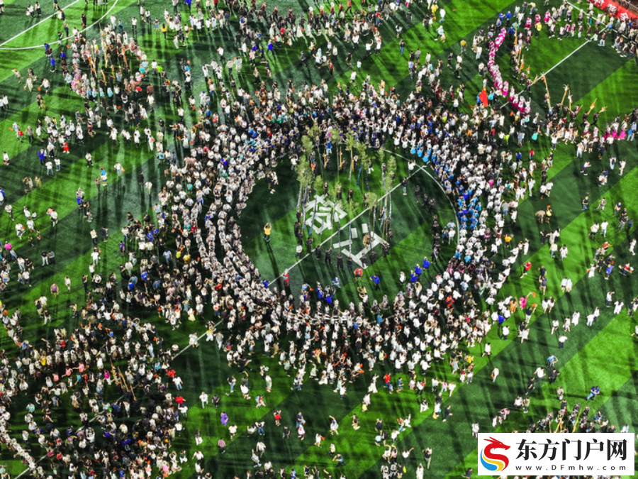 打造“多彩贵州”文旅新品牌——贵州推动旅游产业高质量发展观察(图2) 打造“多彩贵州”文旅新品牌——贵州推动旅游产业高质量发展观察(图2)