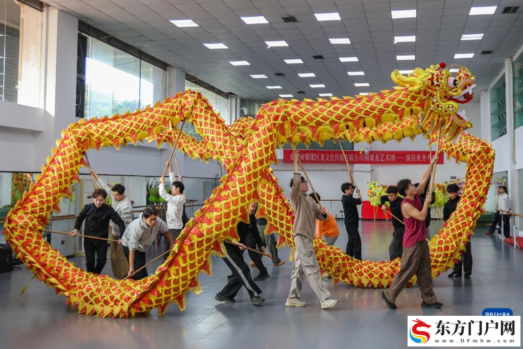 青春在龙舞中绽放(图3)