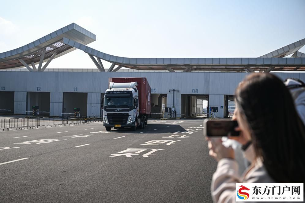海南自贸港封关第一天(图8) 海南自贸港封关第一天(图8)