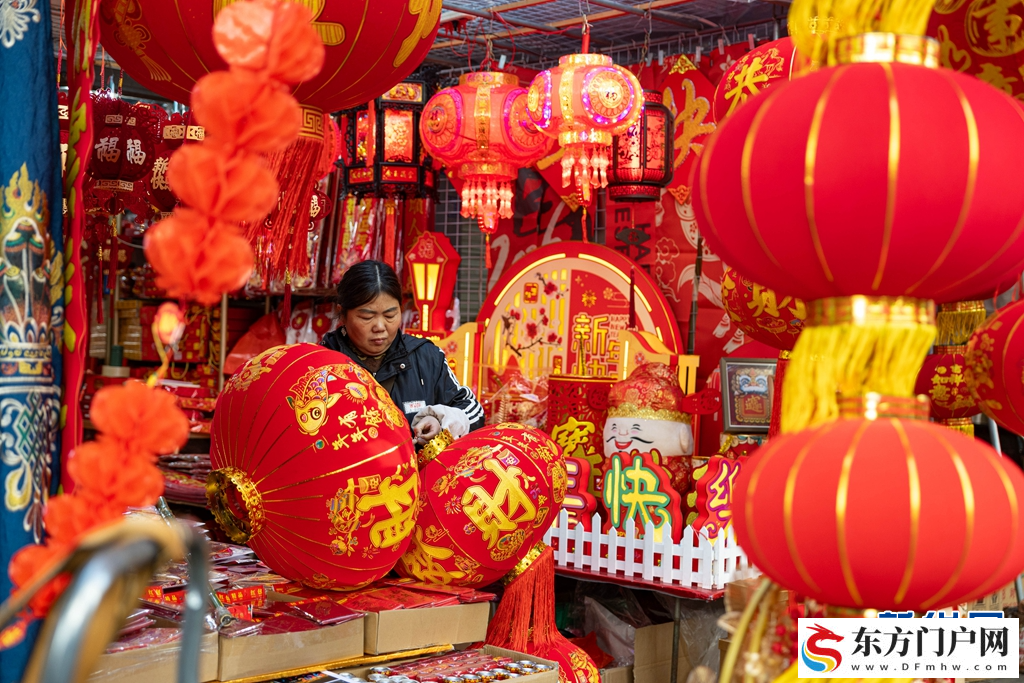 成都荷花池市场“红装”迎新春(图7)