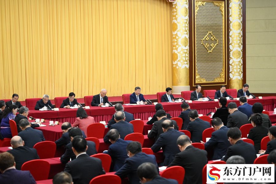 近平看望参加政协会议的农工党九三学社医药卫生界社会福利和社会保障界委员(图2)