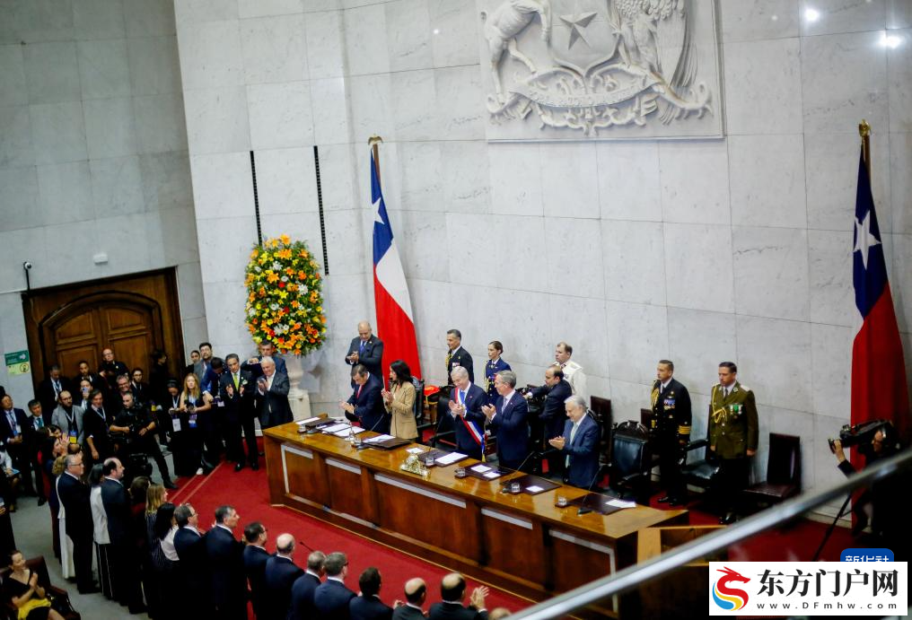 卡斯特宣誓就任智利总统(图3)