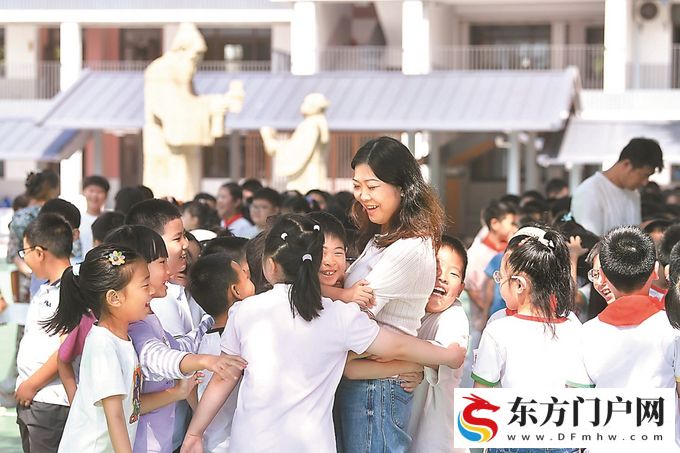 “花样告白”谢师恩(图1) “花样告白”谢师恩(图1)