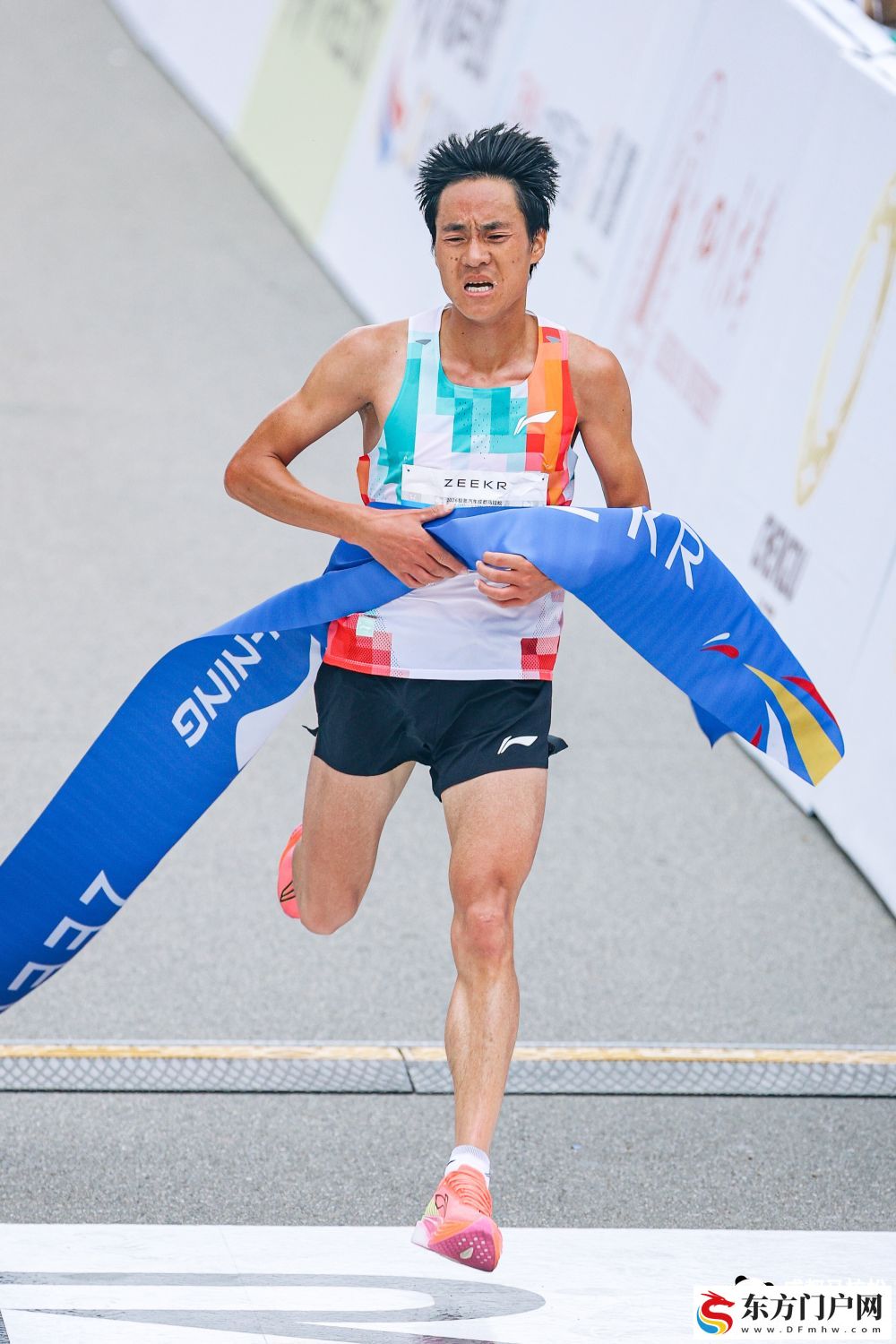 3.5万跑者奔跑赴约,见证成马十年(图2) 3.5万跑者奔跑赴约,见证成马十年(图2)